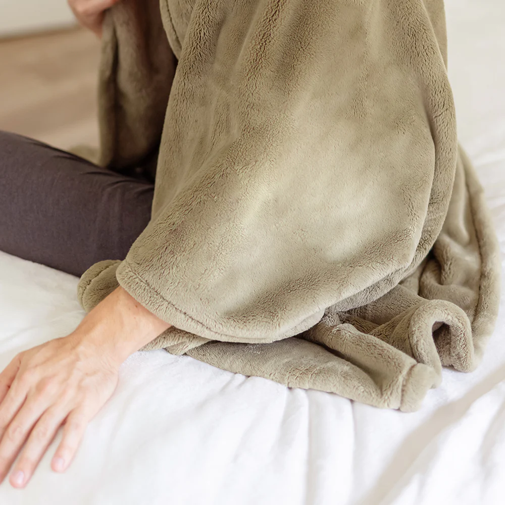 Heavyweight PrimaLush™ Throw - Image 19