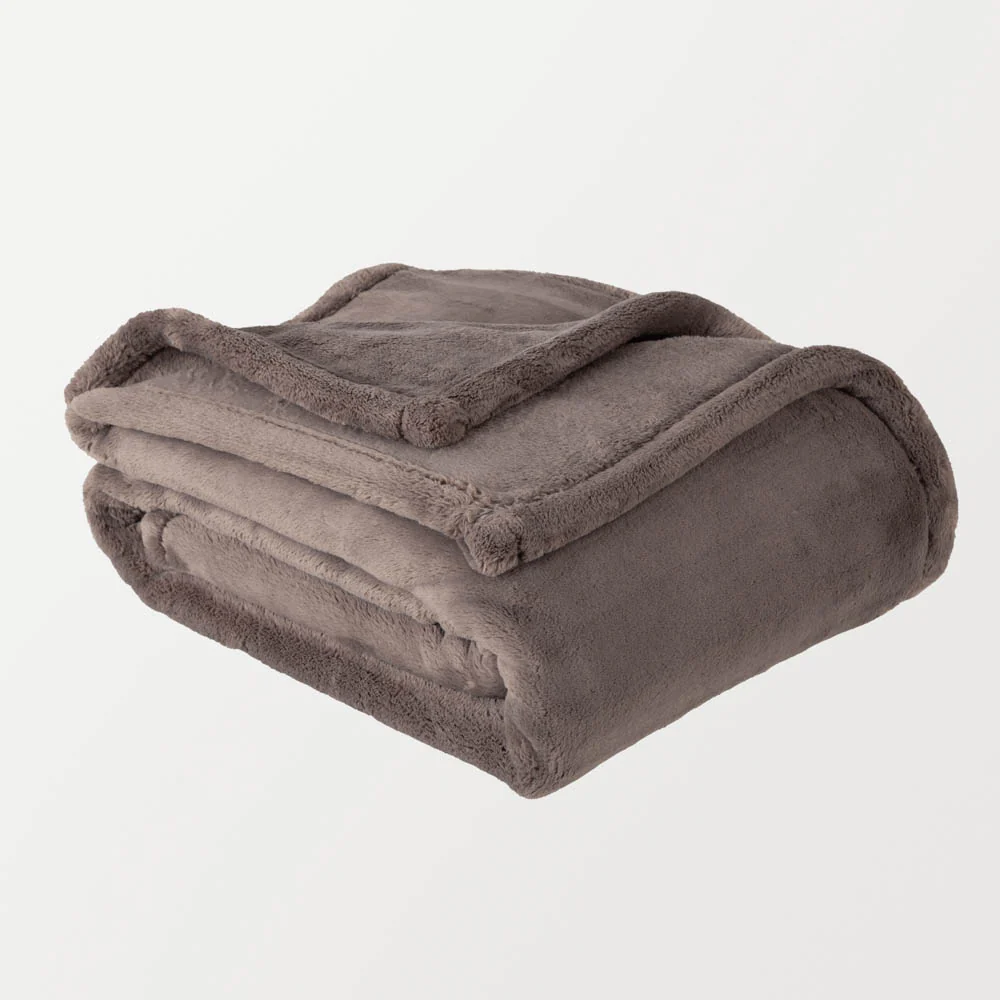 Heavyweight PrimaLush™ Throw - Image 9