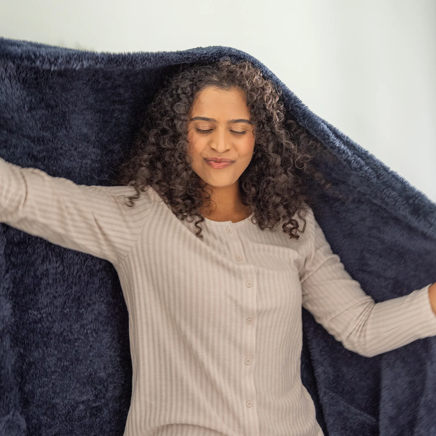 Oversized Extra-Fluffy™ Throw - Image 27