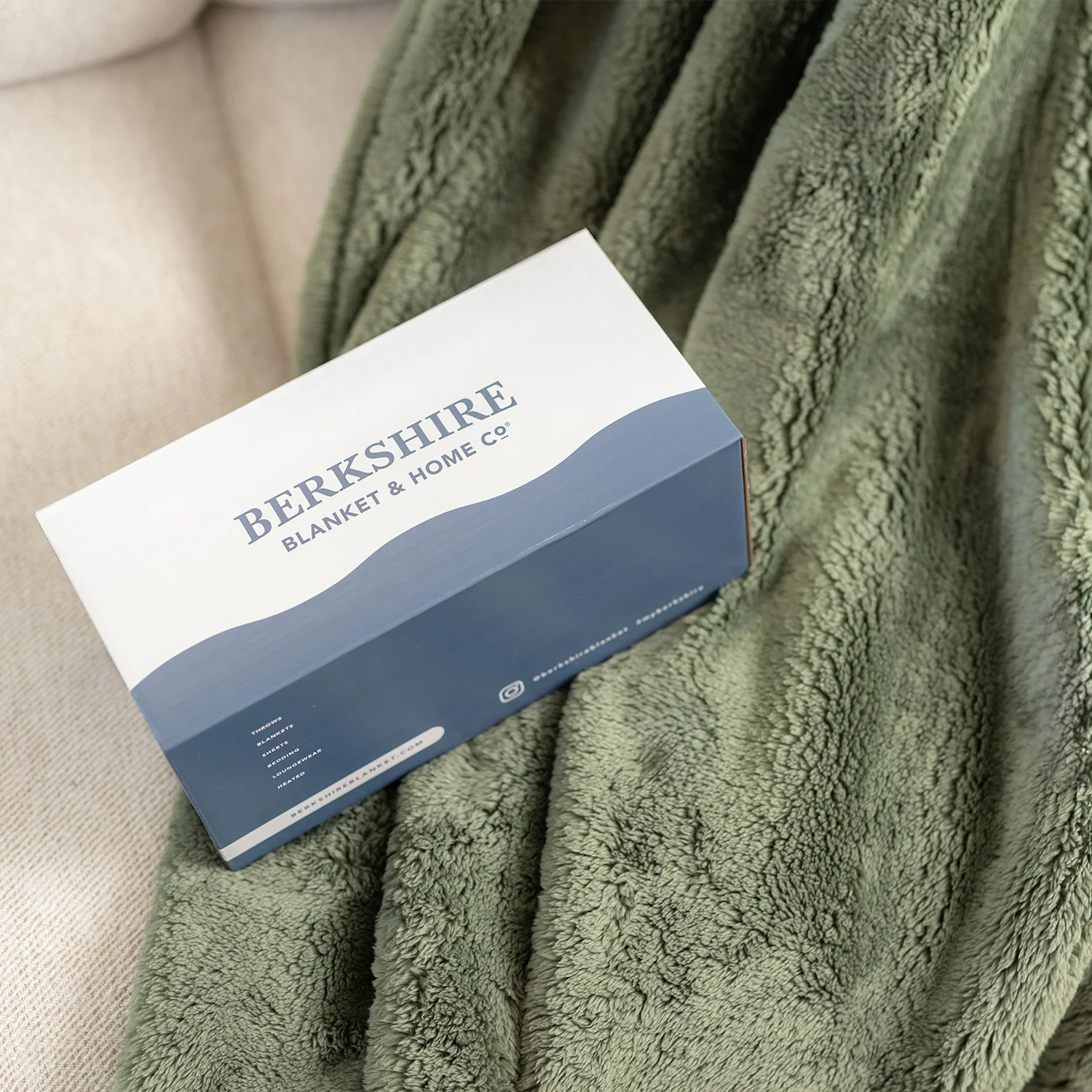 Oversized Extra-Fluffy™ Throw - Image 39