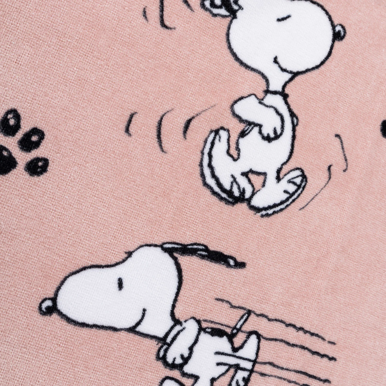 Peanuts® Oversized Beach Towel - Image 14