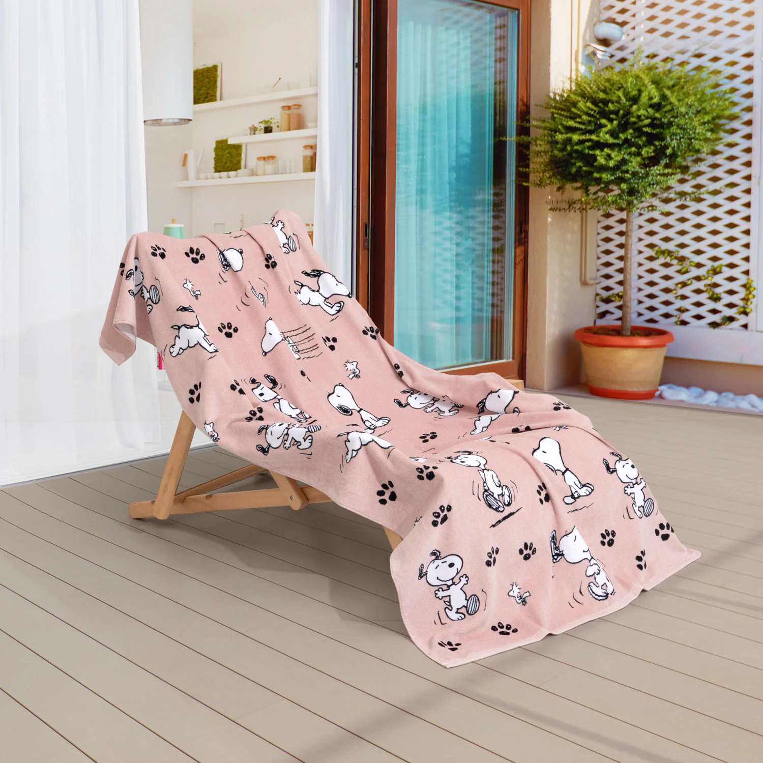 Peanuts® Oversized Beach Towel - Image 15