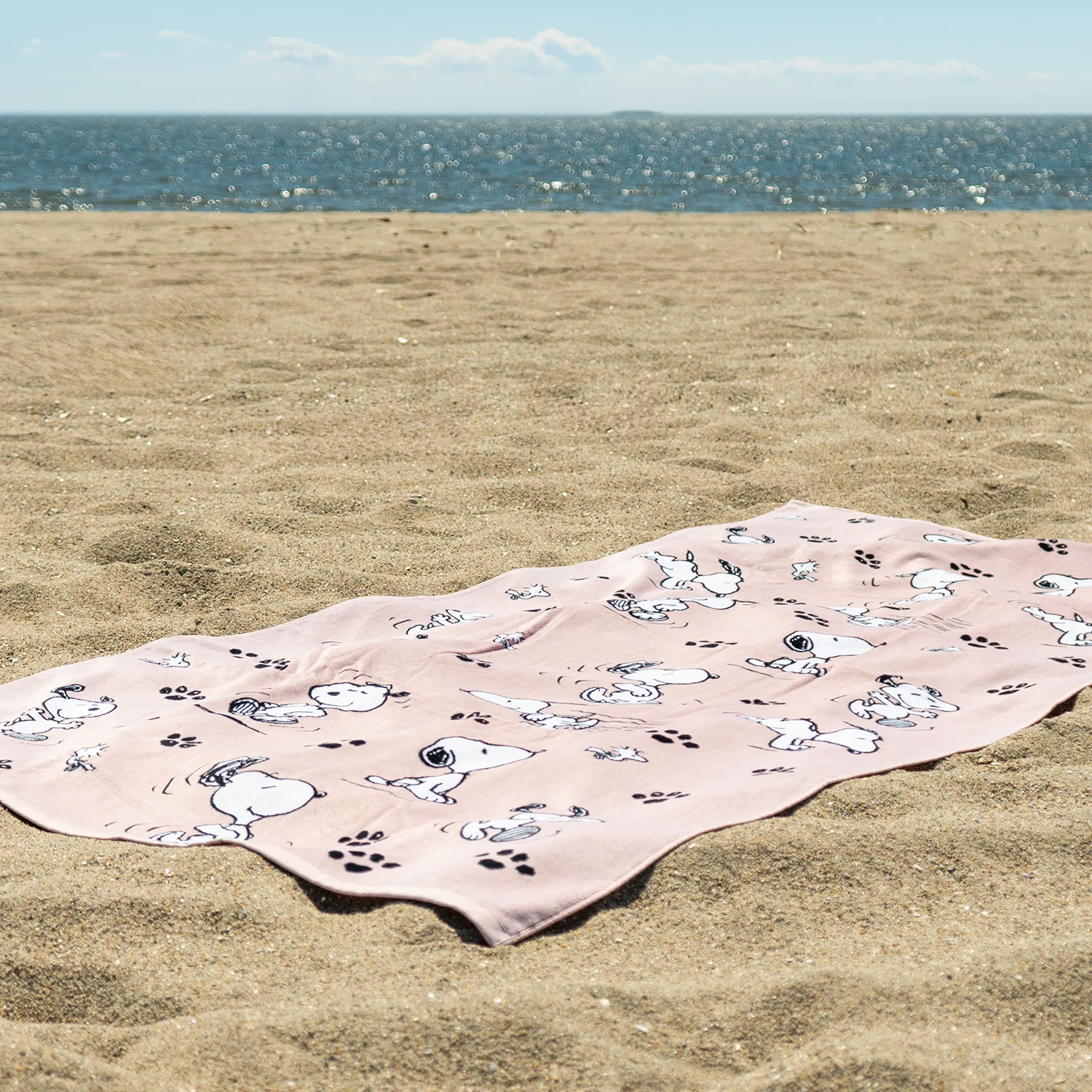 Peanuts® Oversized Beach Towel - Image 19