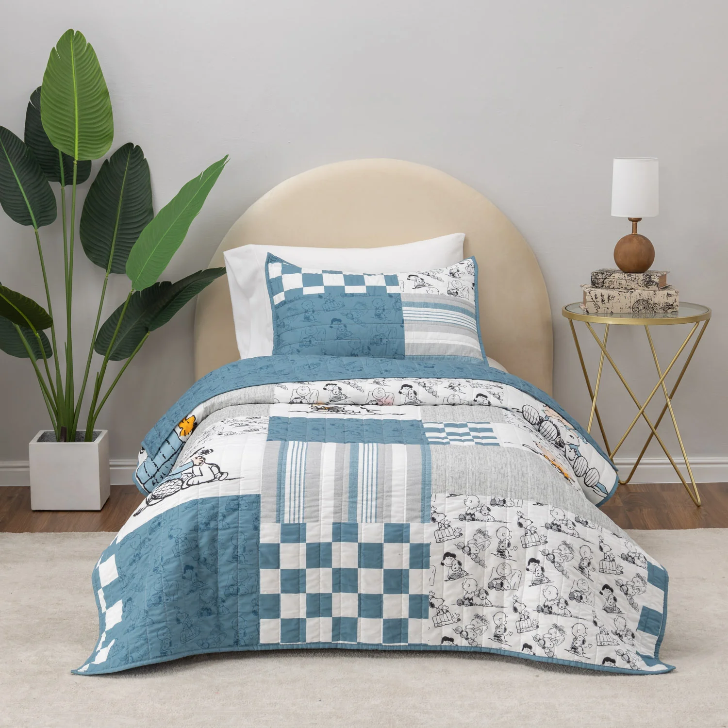 Peanuts® Patchwork Quilt Set - Image 7