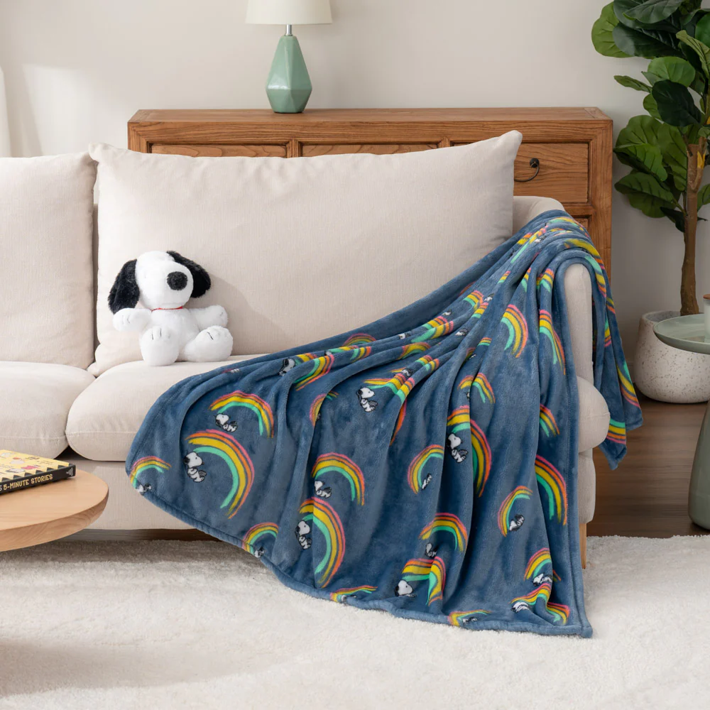 Peanuts® VelvetLoft® Throw - Image 10