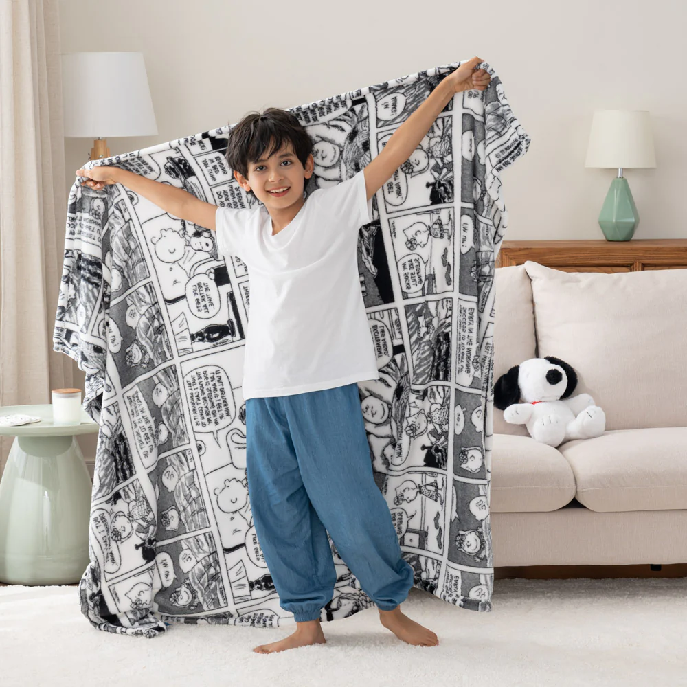 Peanuts® VelvetLoft® Throw - Image 14