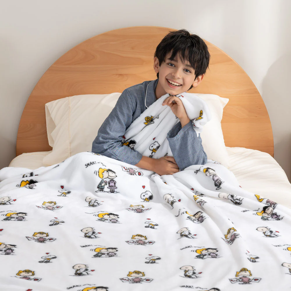 Peanuts® VelvetLoft® Throw - Image 19