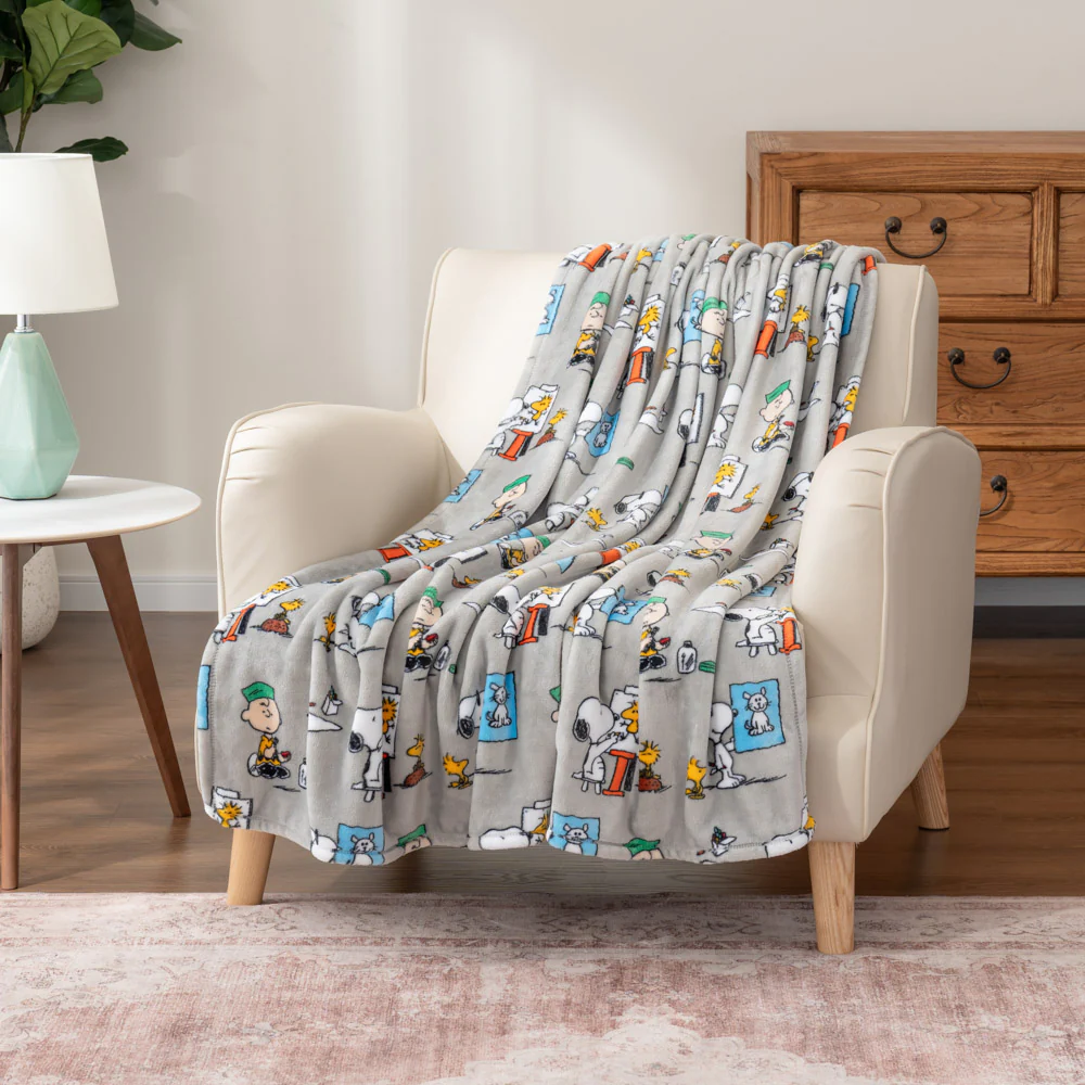 Peanuts® VelvetLoft® Throw - Image 21