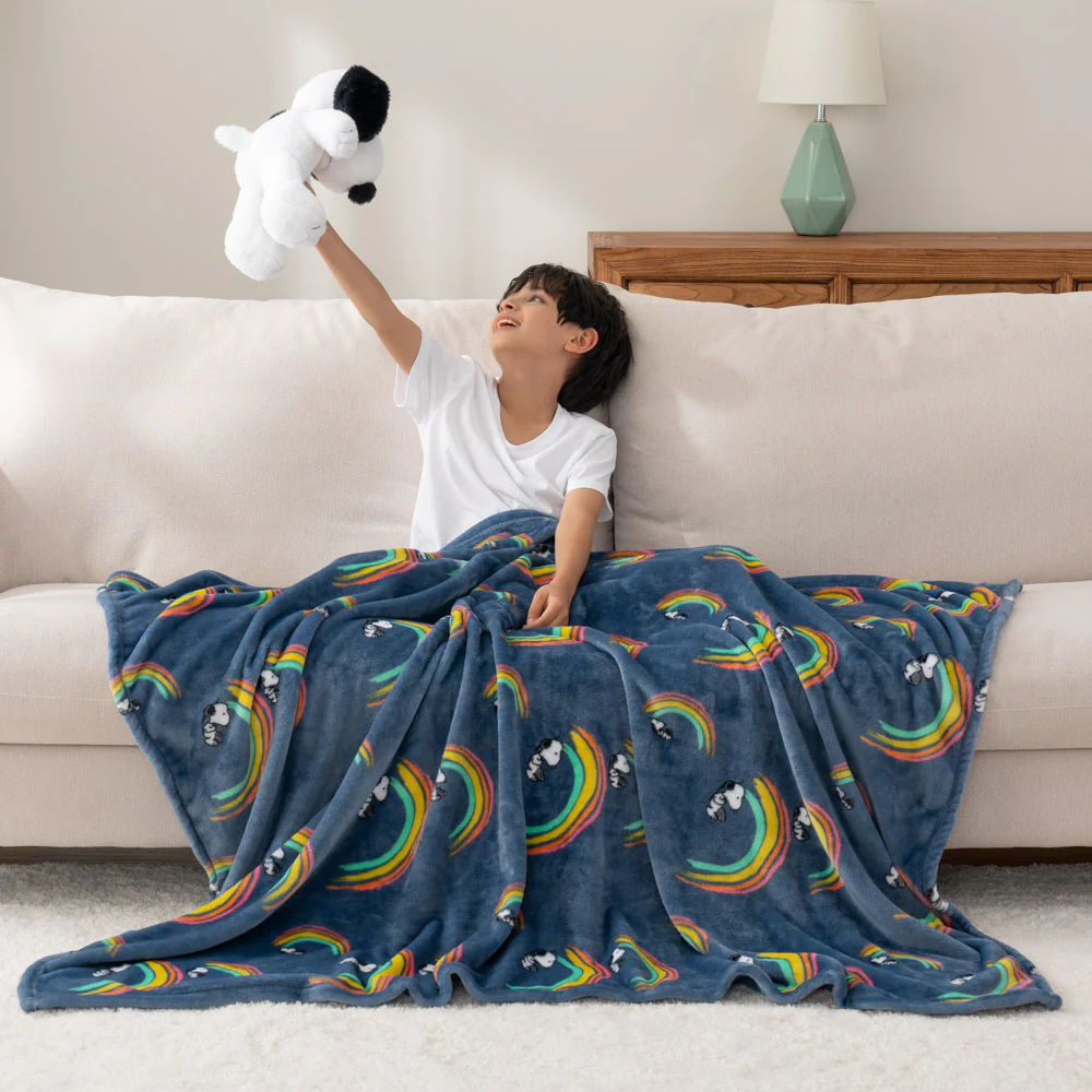 Peanuts® VelvetLoft® Throw - Image 9
